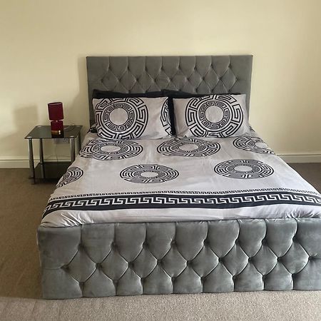 Luxestay Rooms - Old Trafford Manchester Exteriör bild