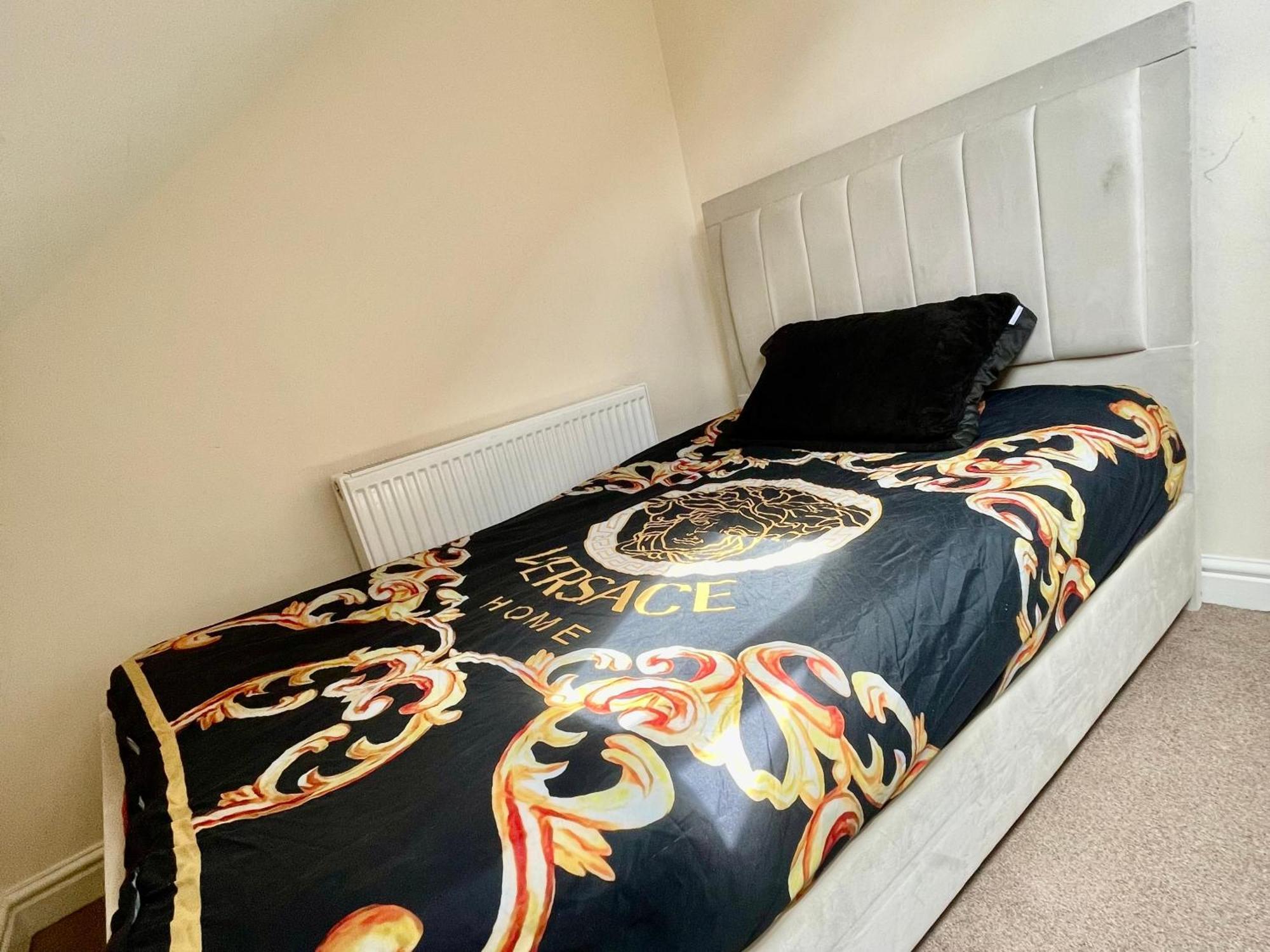 Luxestay Rooms - Old Trafford Manchester Exteriör bild